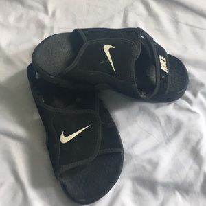 Nike sandals size 2youth